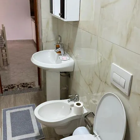 Amel's Comfortable Family Near * أوريكوم