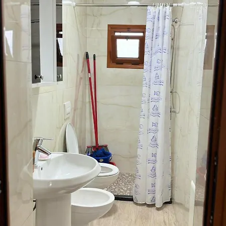 Amel's Comfortable Family Near