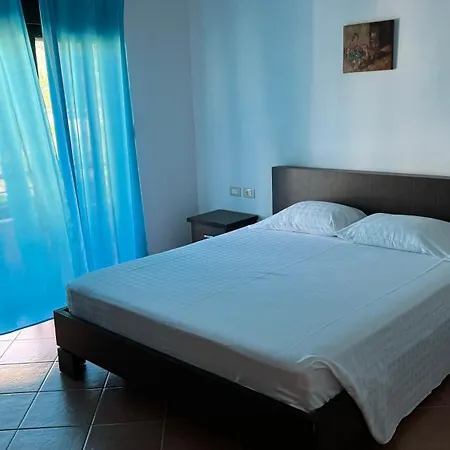 Amel's Comfortable Family Near أوريكوم