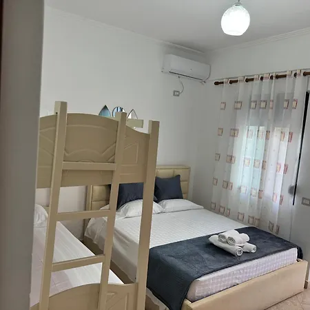 Amel's Comfortable Family Near شقة أوريكوم