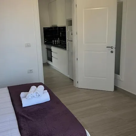 Amel's Comfortable Family Near * أوريكوم