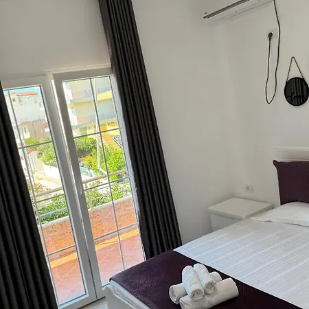 Amel's Comfortable Family Near شقة أوريكوم