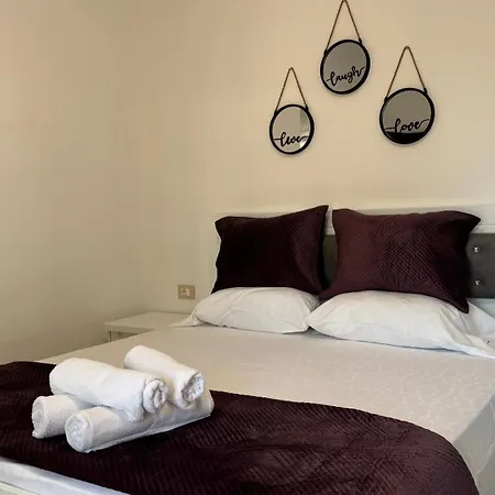 Amel's Comfortable Family Near شقة أوريكوم