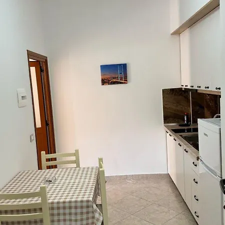 Amel's Comfortable Family Near Апартаменты