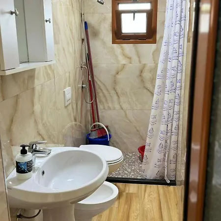 Amel's Comfortable Family Near Orikum