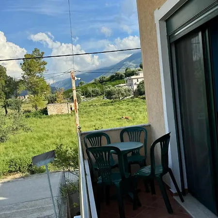 Amel's Comfortable Family Near