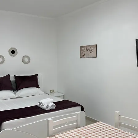 Apartamento Amel's Comfortable Family Near Orikum