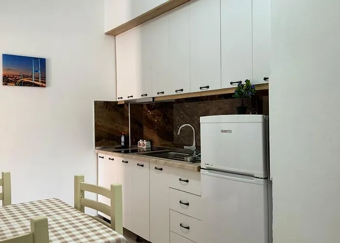 아파트 Amel's Comfortable Family Near 오리쿰