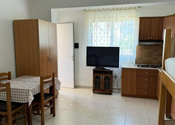 Amel's Comfortable Family Near 아파트 오리쿰