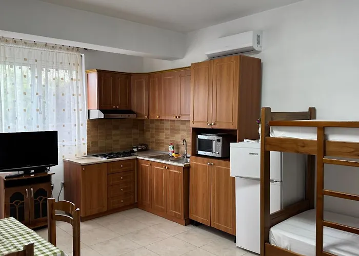 Amel's Comfortable Family Near * Bashkia e Orikumit