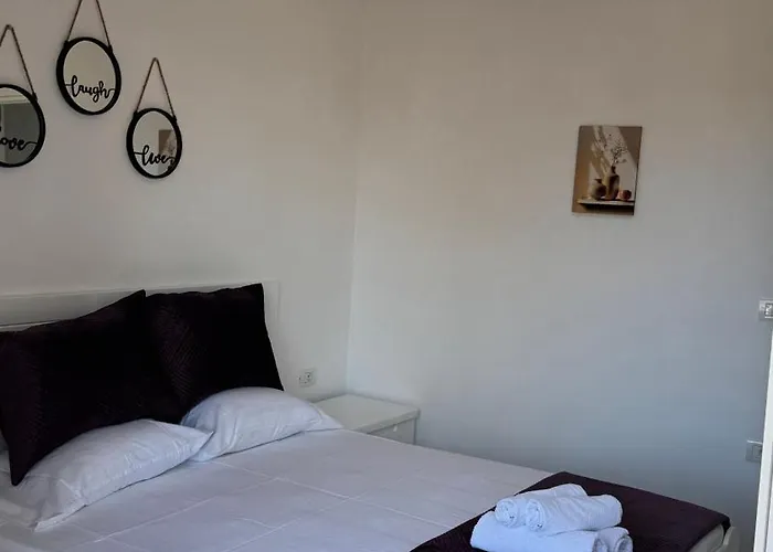 Amel's Comfortable Family Near