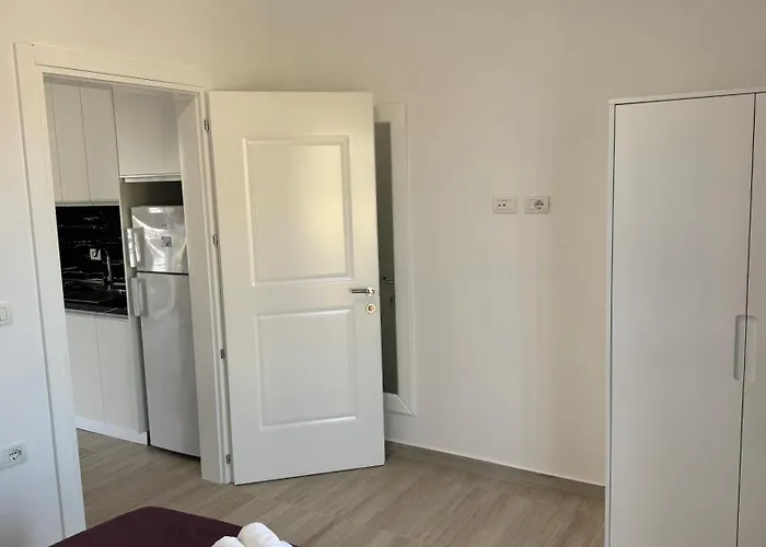 Amel's Comfortable Family Near *