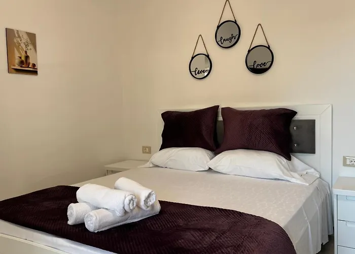 Amel's Comfortable Family Near 아파트 오리쿰