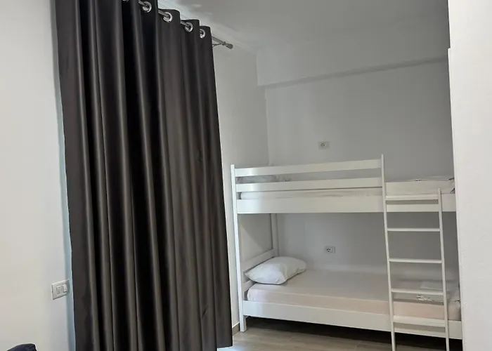 아파트 Amel's Comfortable Family Near 오리쿰