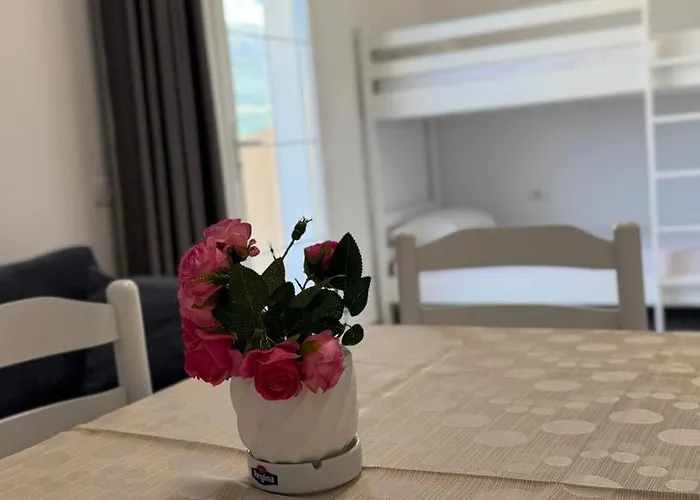 Amel's Comfortable Family Near 오리쿰