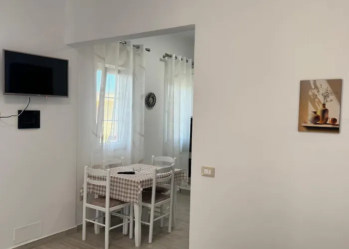 Amel's Comfortable Family Near * Bashkia e Orikumit