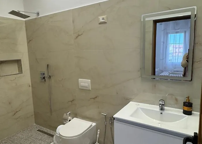 Amel's Comfortable Family Near 아파트