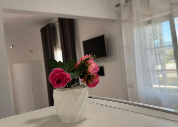 아파트 Amel's Comfortable Family Near